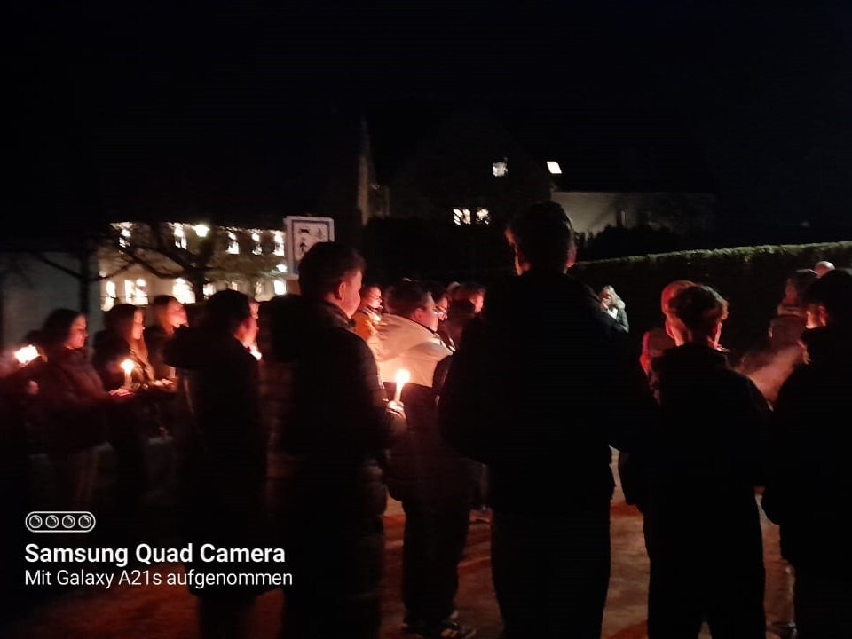 Lichtmessfeier / Conny Holland Vom Dunkel ins Licht